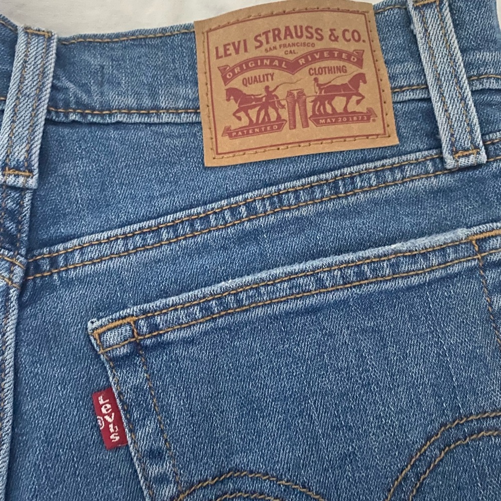 Levi denim jean shorts cut off distress - Picture 5 of 5